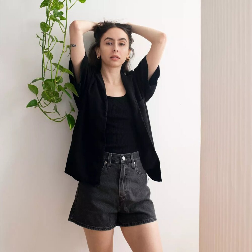 Levi's High Loose Denim Shorts - 25 - Legit